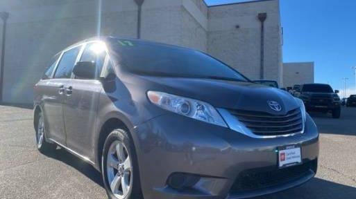 TOYOTA SIENNA 2017 5TDKZ3DC7HS772038 image