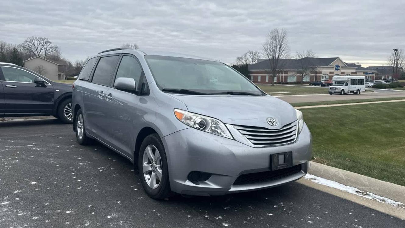 TOYOTA SIENNA 2017 5TDKZ3DC0HS780997 image