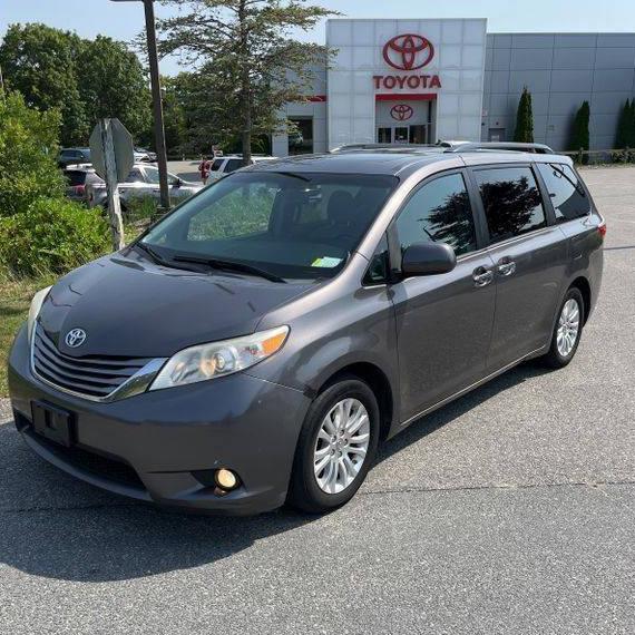 TOYOTA SIENNA 2017 5TDYZ3DC0HS848645 image
