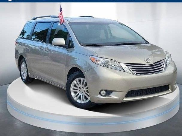 TOYOTA SIENNA 2017 5TDYZ3DC5HS826589 image