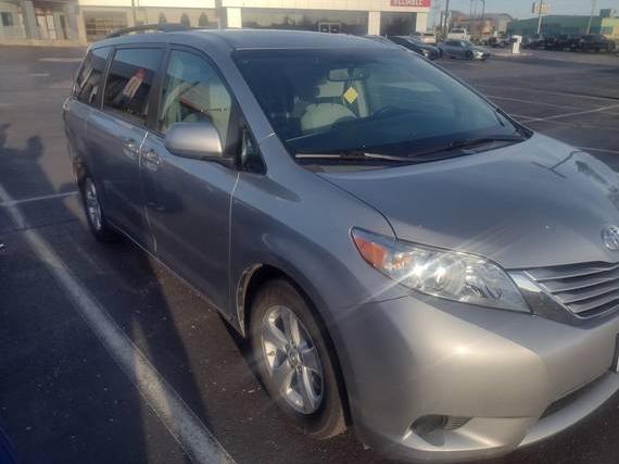 TOYOTA SIENNA 2017 5TDKZ3DC8HS768998 image