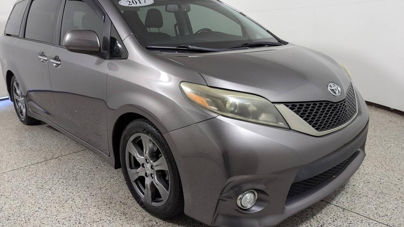 TOYOTA SIENNA 2017 5TDXZ3DC0HS815253 image