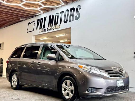 TOYOTA SIENNA 2017 5TDKZ3DC1HS846005 image