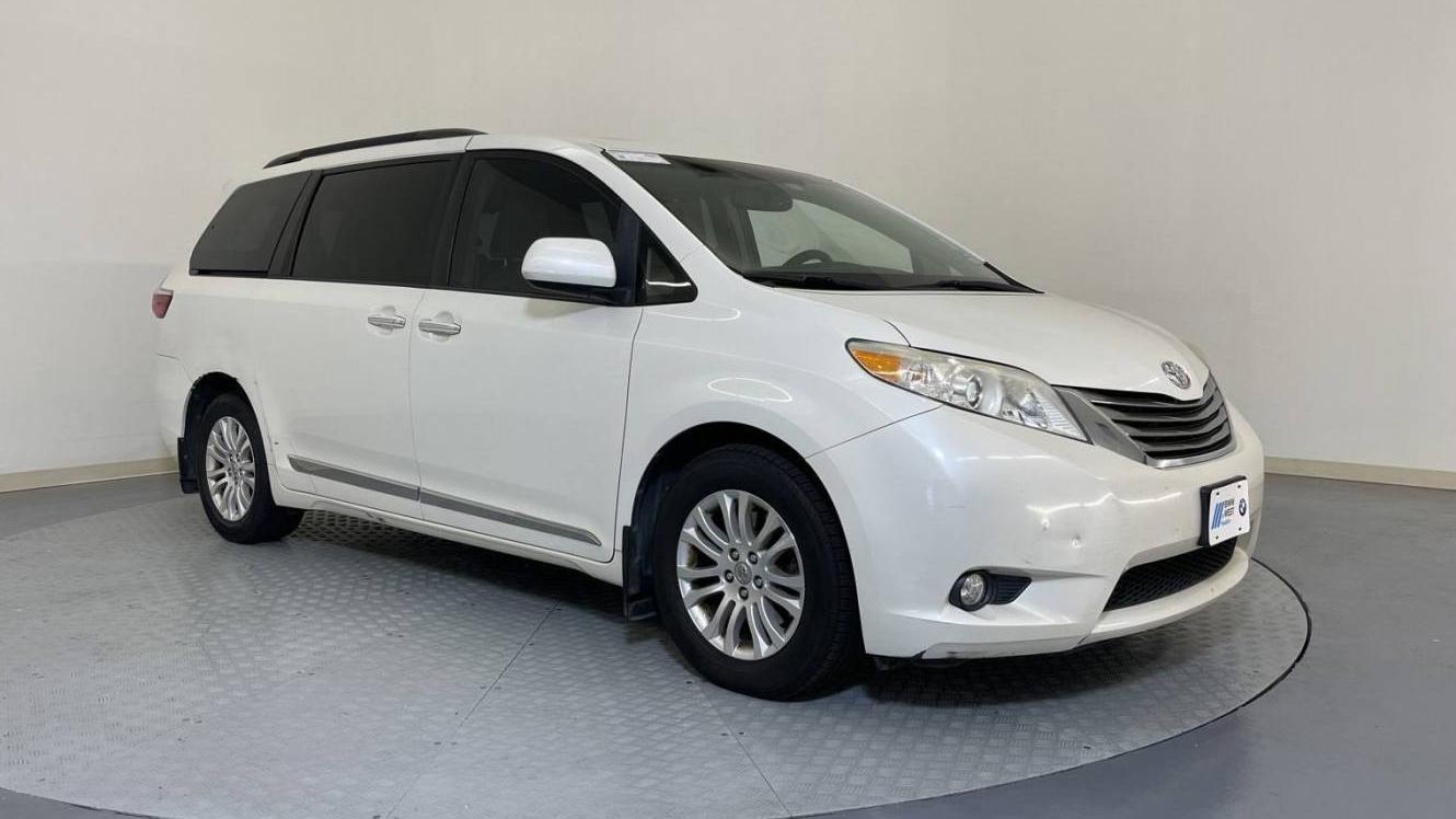 TOYOTA SIENNA 2017 5TDYZ3DC0HS828816 image