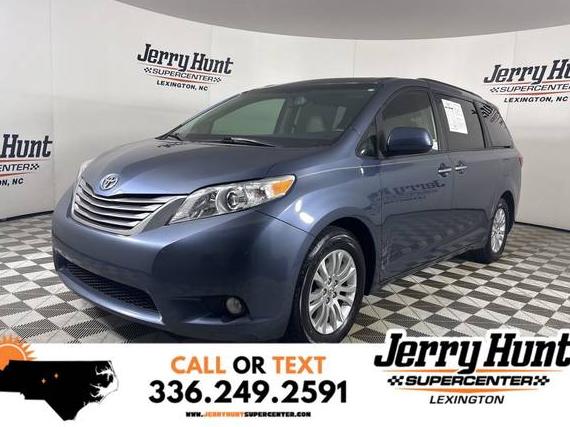 TOYOTA SIENNA 2017 5TDYZ3DC1HS867012 image