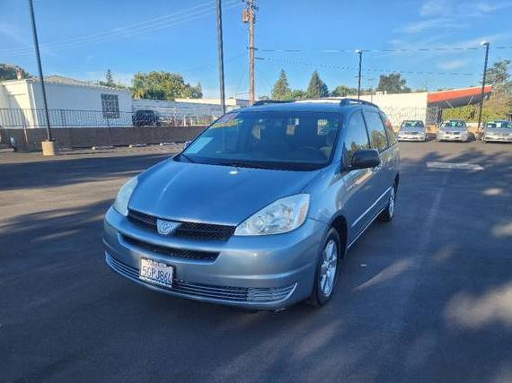 TOYOTA SIENNA 2004 5TDZA23C04S137030 image
