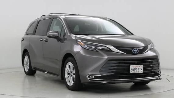 TOYOTA SIENNA 2024 5TDESKFC4RS118334 image