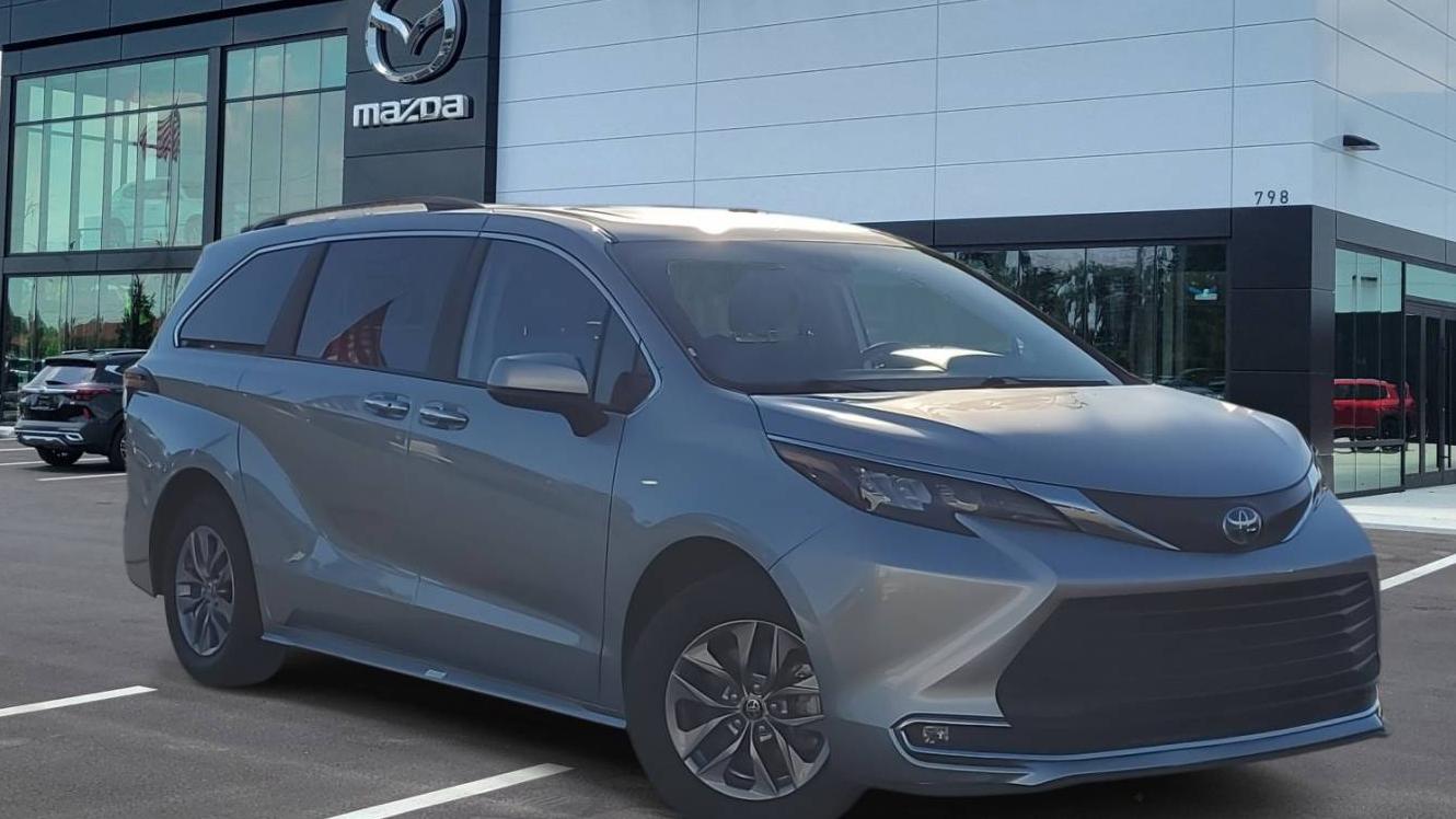 TOYOTA SIENNA 2024 5TDYRKEC9RS189040 image