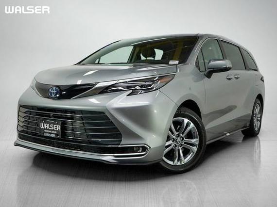 TOYOTA SIENNA 2024 5TDESKFC4RS119516 image