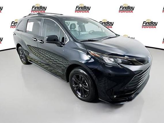 TOYOTA SIENNA 2024 5TDCSKFC6RS154081 image