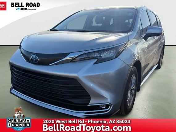 TOYOTA SIENNA 2024 5TDYRKEC2RS224209 image