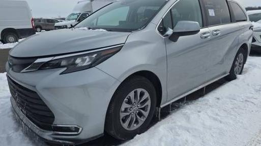 TOYOTA SIENNA 2024 5TDYRKEC1RS208874 image