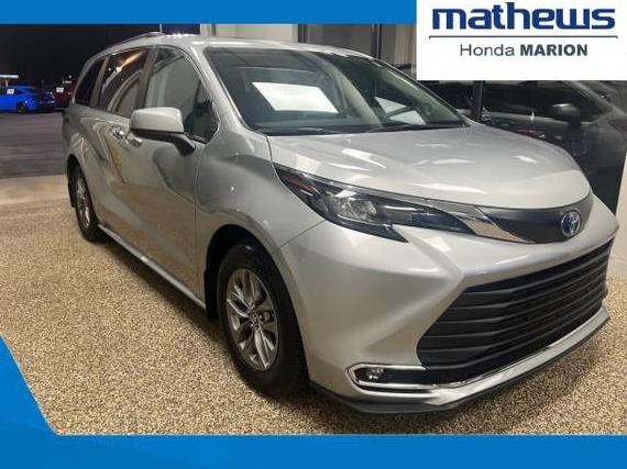 TOYOTA SIENNA 2024 5TDJSKFC2RS122252 image