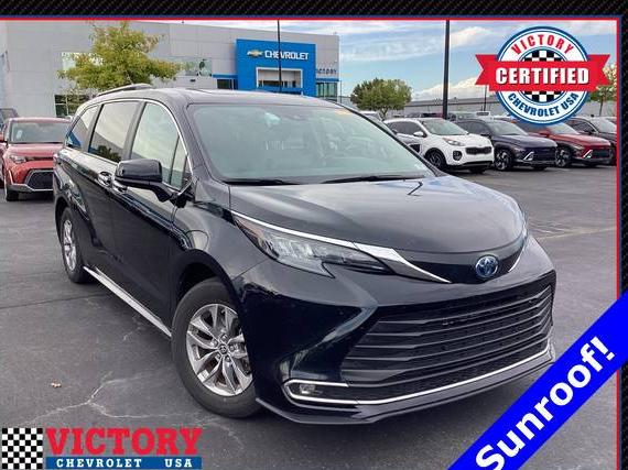 TOYOTA SIENNA 2024 5TDYRKEC5RS215620 image