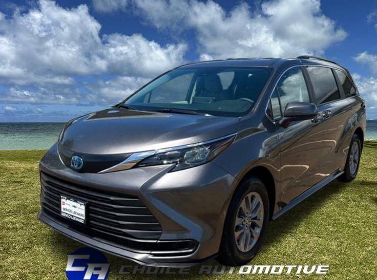 TOYOTA SIENNA 2024 5TDKRKEC5RS218085 image