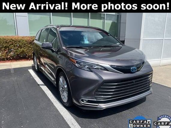 TOYOTA SIENNA 2024 5TDERKEC2RS205193 image