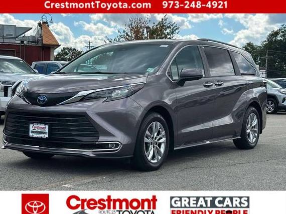 TOYOTA SIENNA 2024 5TDJSKFC1RS117463 image