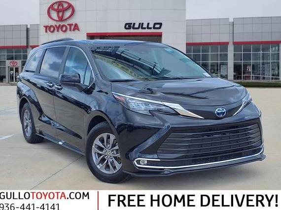 TOYOTA SIENNA 2024 5TDYRKEC7RS190011 image