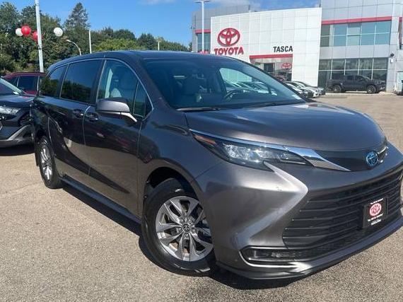 TOYOTA SIENNA 2024 5TDKSKFC6RS128463 image