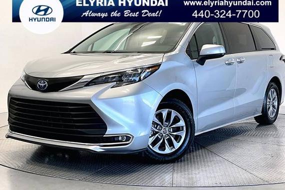 TOYOTA SIENNA 2024 5TDYRKEC4RS182755 image