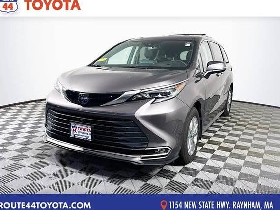 TOYOTA SIENNA 2024 5TDESKFC9RS123478 image
