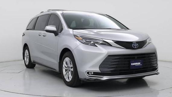 TOYOTA SIENNA 2024 5TDESKFC1RS134426 image