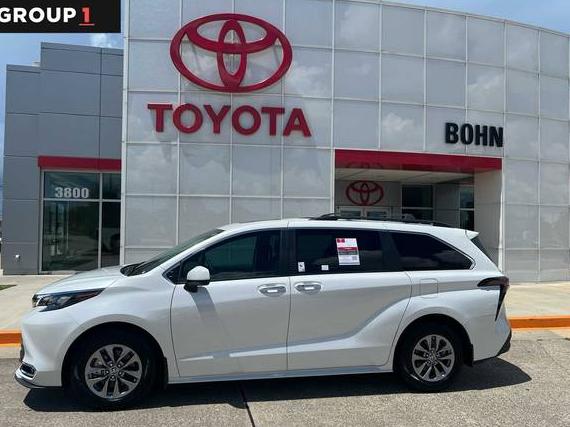 TOYOTA SIENNA 2024 5TDJRKEC9RS213841 image