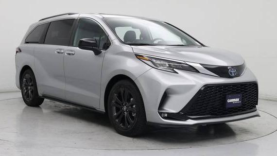 TOYOTA SIENNA 2024 5TDXRKEC4RS215913 image