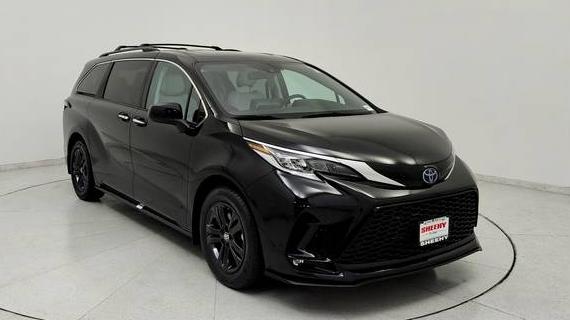 TOYOTA SIENNA 2024 5TDXSKFC7RS134858 image