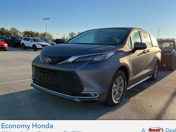 TOYOTA SIENNA 2024 5TDYRKEC7RS213786 image