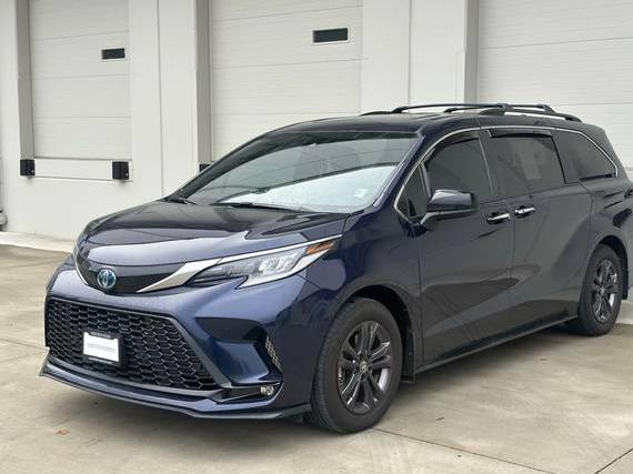 TOYOTA SIENNA 2024 5TDDSKFC8RS116615 image