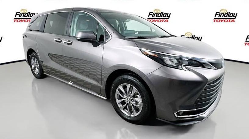 TOYOTA SIENNA 2024 5TDYRKEC0RS187855 image