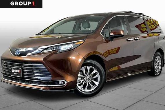 TOYOTA SIENNA 2024 5TDYRKEC4RS201854 image