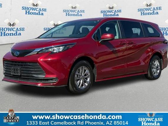 TOYOTA SIENNA 2024 5TDKRKEC5RS196668 image