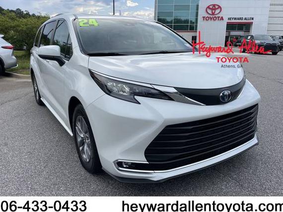 TOYOTA SIENNA 2024 5TDYRKEC1RS217431 image