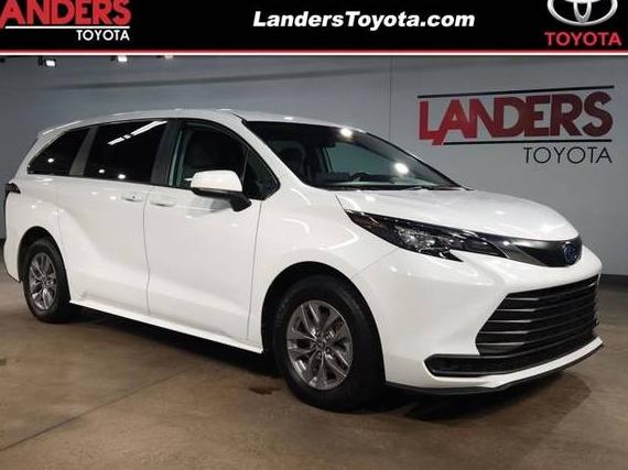 TOYOTA SIENNA 2024 5TDKRKEC2RS211031 image