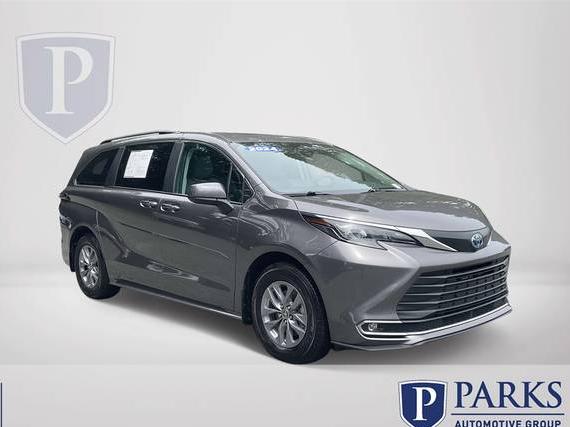TOYOTA SIENNA 2024 5TDYRKEC0RS187371 image