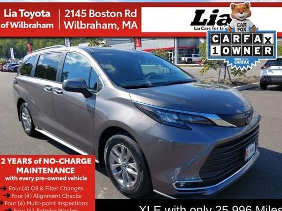 TOYOTA SIENNA 2024 5TDYSKFC0RS127822 image