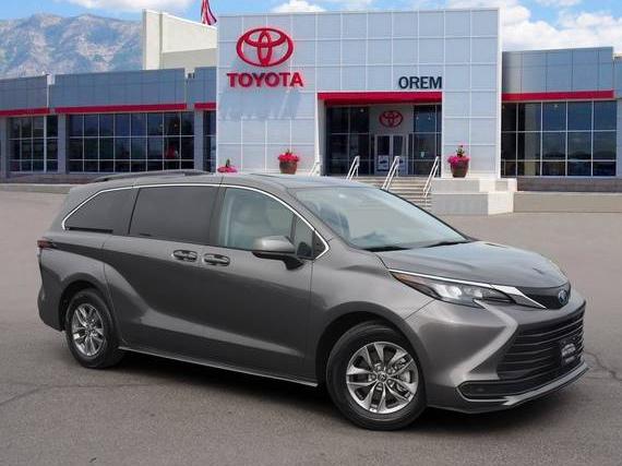 TOYOTA SIENNA 2024 5TDBRKEC2RS202779 image