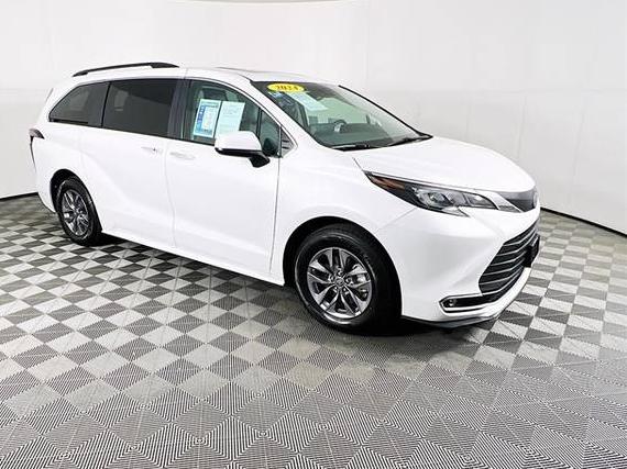 TOYOTA SIENNA 2024 5TDYRKEC7RS192308 image TOYOTA SIENNA 2024 5TDYRKEC7RS192308 image