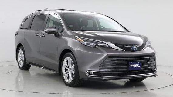 TOYOTA SIENNA 2024 5TDERKEC8RS222340 image