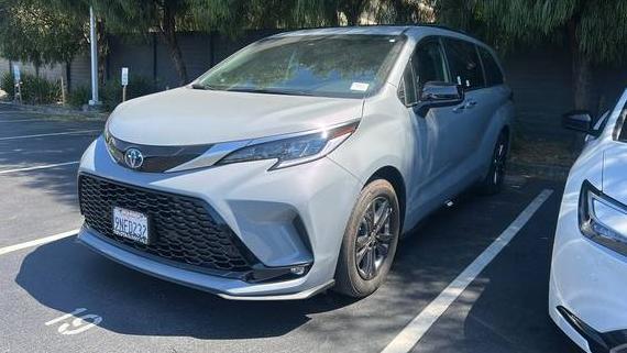 TOYOTA SIENNA 2024 5TDDSKFC9RS140325 image