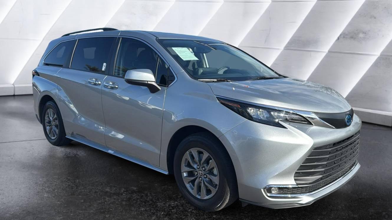 TOYOTA SIENNA 2024 5TDJRKEC4RS202620 image