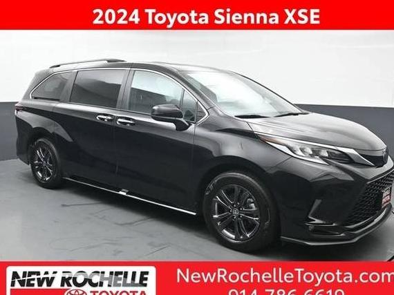 TOYOTA SIENNA 2024 5TDDSKFC0RS111666 image