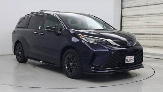 TOYOTA SIENNA 2024 5TDCSKFC2RS133325 image