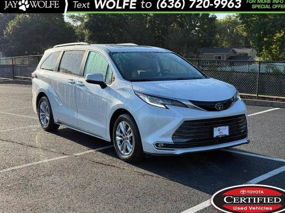 TOYOTA SIENNA 2024 5TDZSKFC4RS118755 image