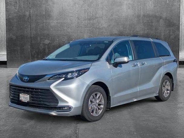 TOYOTA SIENNA 2024 5TDYRKEC6RS184605 image