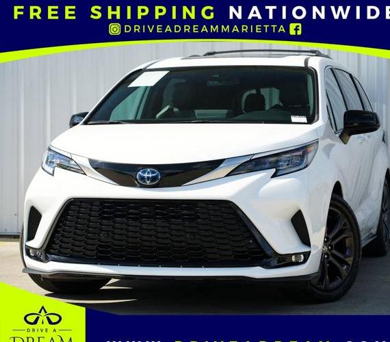TOYOTA SIENNA 2024 5TDDRKEC2RS207599 image