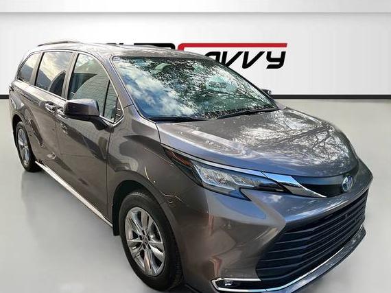 TOYOTA SIENNA 2024 5TDJSKFC2RS120985 image