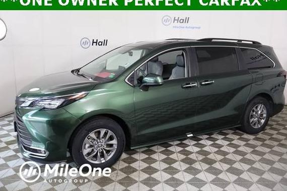 TOYOTA SIENNA 2024 5TDYRKEC9RS211988 image